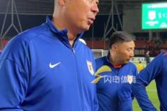 泰山B隊負(fù)海港B隊，韓鵬訓(xùn)話：輸球很正常，職業(yè)球員要輸很多場球