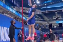 天賦炸裂弗拉格聯合試訓垂直彈跳測試結果：90厘米！?。? title=