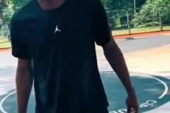 哥們兒你咋想的？竟然問八村塁選詹姆斯還是庫里