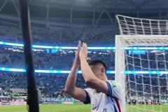 大連人的熱情到位了!英博DJ號(hào)召全場(chǎng)熱情歡迎客隊(duì)申花及遠(yuǎn)征球迷