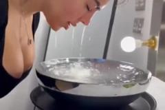 喬治娜的凡爾賽護(hù)膚：護(hù)膚液不是擦，而是泡