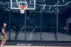 梅州客家1-0領(lǐng)先！季勝攀單刀破門首開記錄