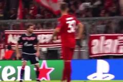 老球迷看臺失聲痛哭！皇馬傳奇賽這陣容，你都認(rèn)識嗎？