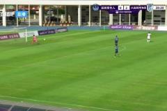 藝高人膽大！大連太子爺毛偉杰不停球直接吊門遺憾擊中門框