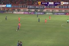 紅獅后衛(wèi)滑倒送禮！克雷桑上前搶斷后輕松低射破門